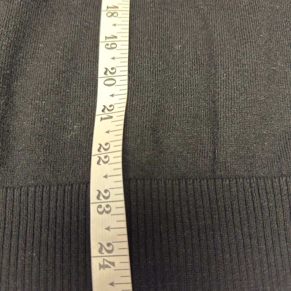 Banana‎ Republic Black V-Neck Sweater 100% Merino Wool
